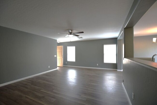 Building Photo - 2822 E Bagdad Rd