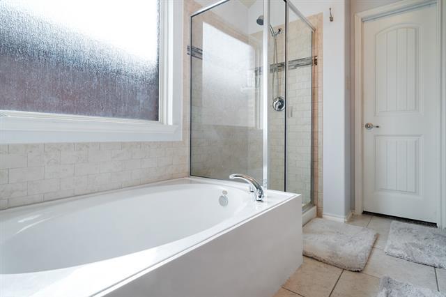 Building Photo - 1120 Cheyenne Dr