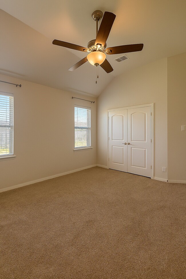 Building Photo - 10415 Moraine Lake Dr