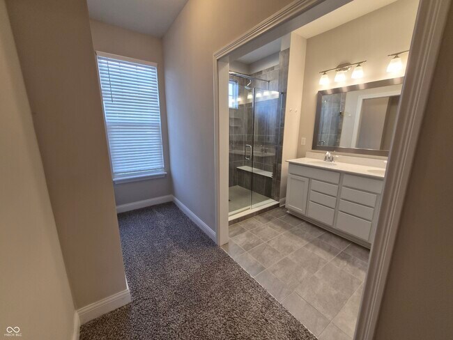 Building Photo - 14221 James Dean Dr