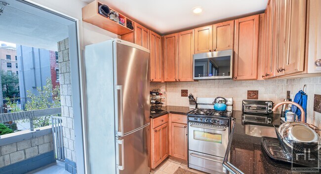 Building Photo - SUBLET AVAILABLE - 85 8 AVENUE, #2D