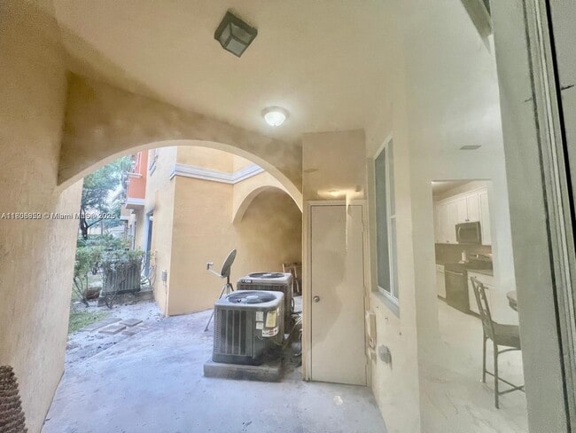 Building Photo - 8962 SW 18th St