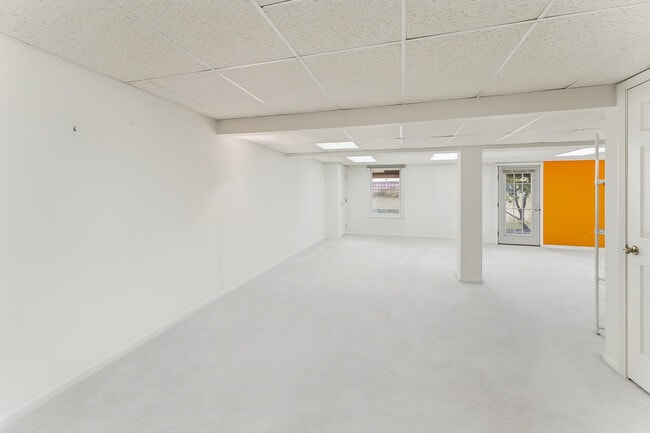 Building Photo - 566 W Bridge View Ct