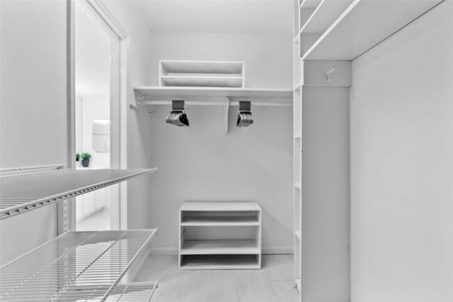 Building Photo - 604 S Ripple Creek Dr