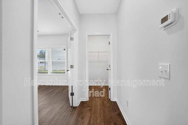 Building Photo - 3012 Highlander Pt