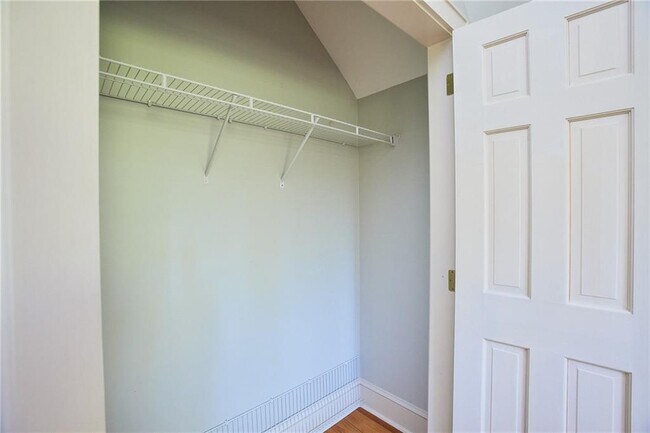 Building Photo - 1843 Butlers Ln