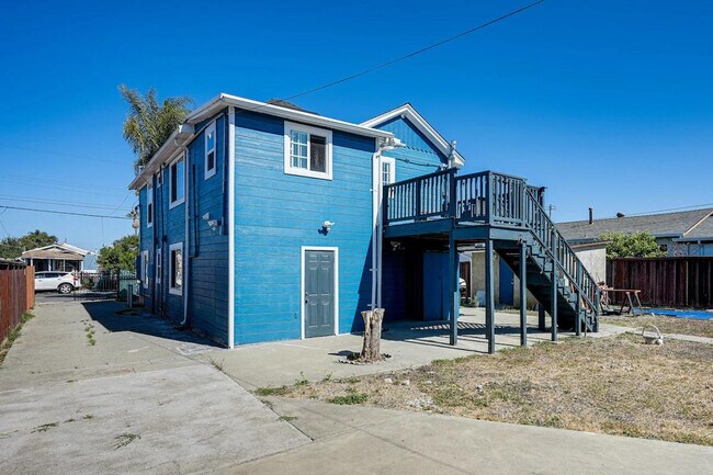 Building Photo - 1216 84th Ave