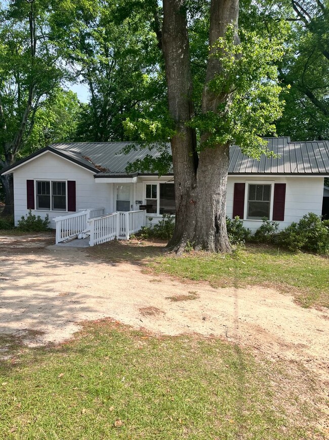 Primary Photo - Charming Ranch