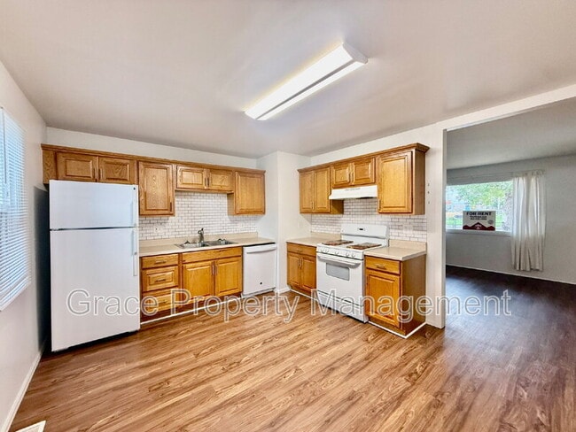 Building Photo - 6028 Forest Dr