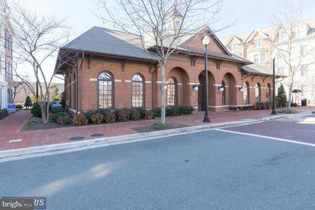 Building Photo - 1828 Potomac Greens Dr