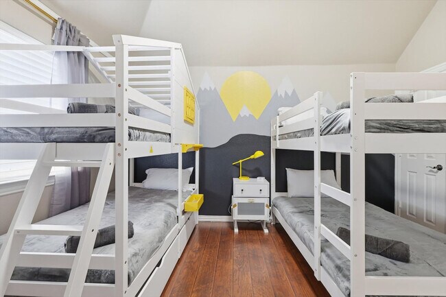 Building Photo - 4843 Golfside Dr