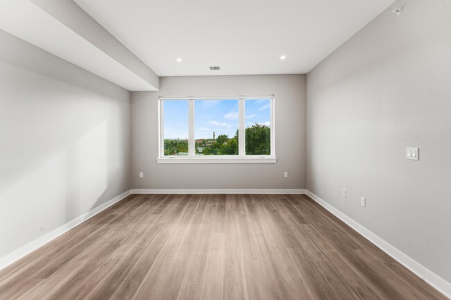 Building Photo - 475 Communipaw Ave