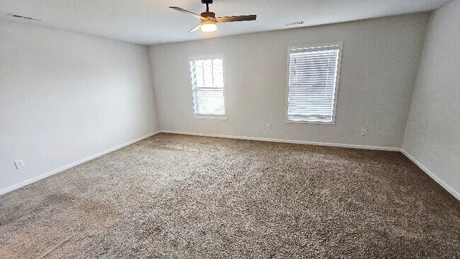 Building Photo - 276 Fenrose Dr