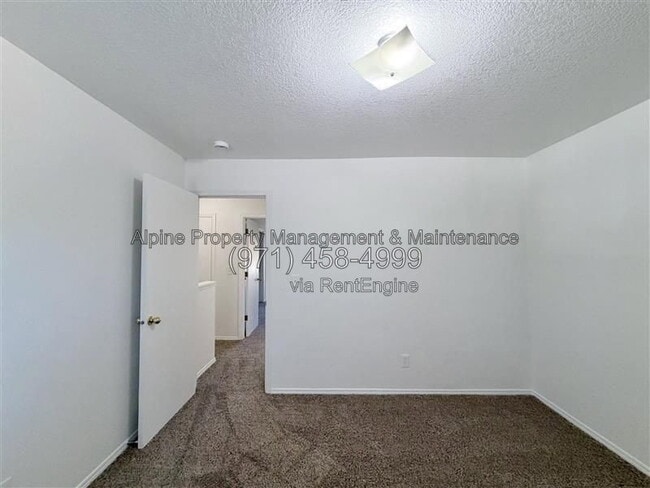 Building Photo - 18317 SW Jann Dr