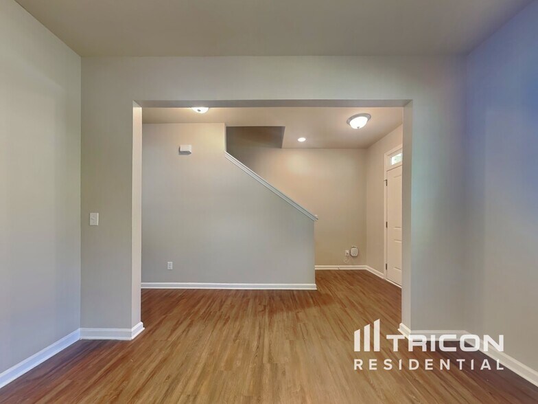 Building Photo - 1026 Eldon Ln