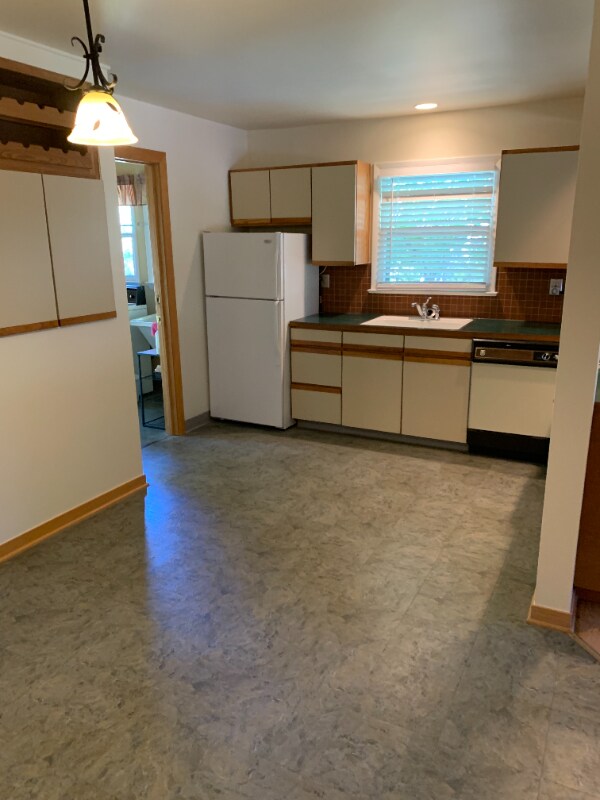 Building Photo - 445 Grape Ave