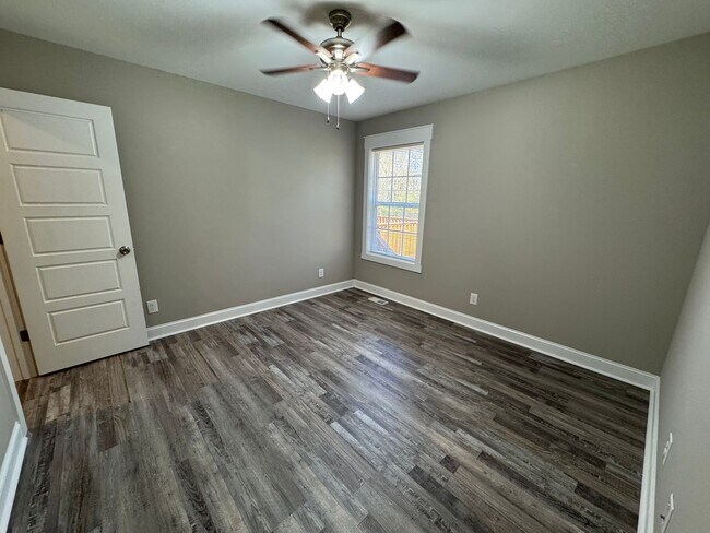 Building Photo - 310 N Varnell Rd