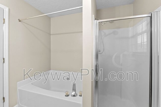 Building Photo - 124 Summerfield Cir