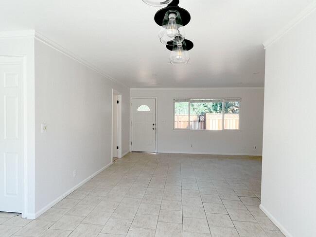 Building Photo - 302 Escalona Dr