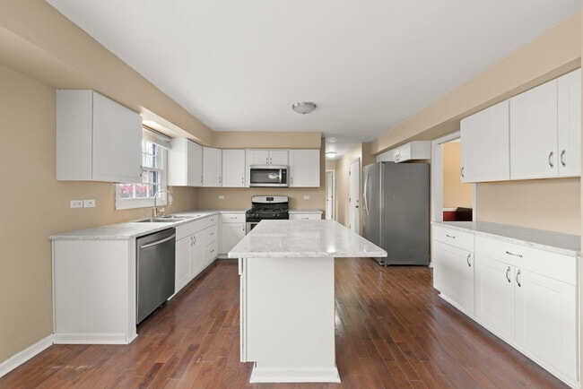 Building Photo - 1315 Jane Ave