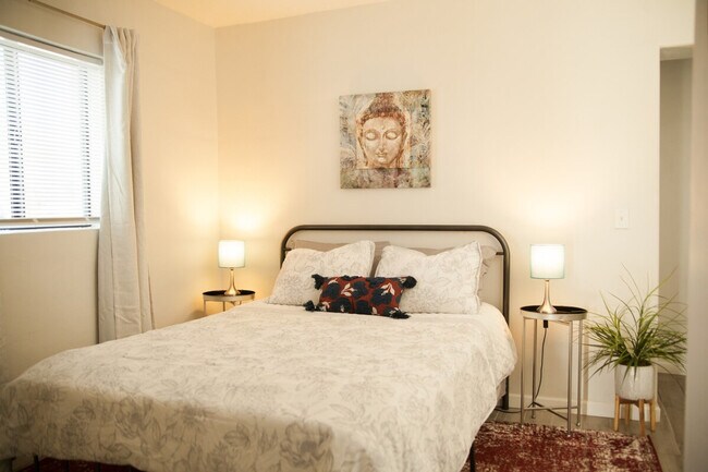 Building Photo - 1314 S 8th Ave