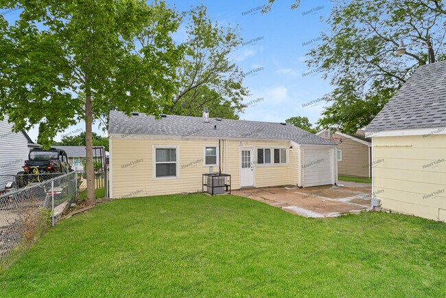 Building Photo - 4108 Davis St