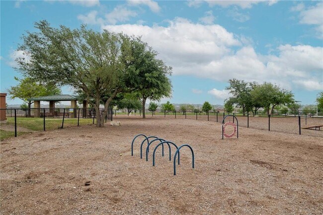Building Photo - 806 Pepperbark Loop