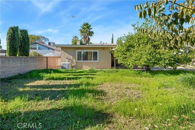 Building Photo - 7112 Teesdale Ave