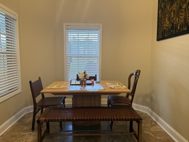 Building Photo - 729 English Oak Dr