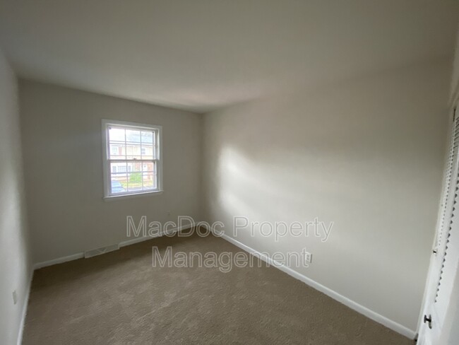 Building Photo - 5209 Heritage Dr