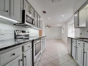 Building Photo - 813 Leslie Ln