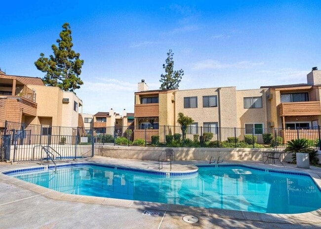 Building Photo - 2920 Briarwood Rd