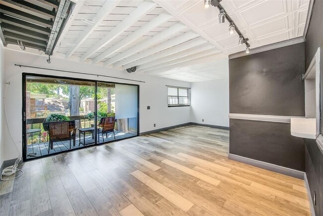 Building Photo - 10453 Carrollbrook Cir