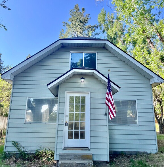 Building Photo - 123 Chiloquin Dr
