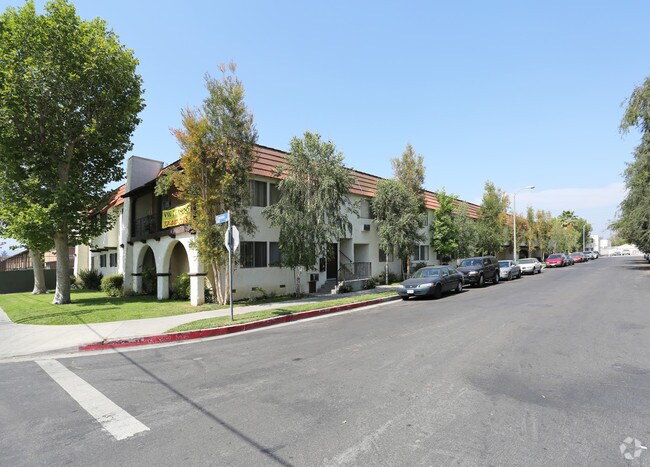 Primary Photo - Villa Etiwanda Apartments