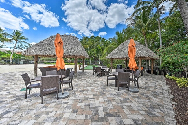 Building Photo - 9155 Delano St