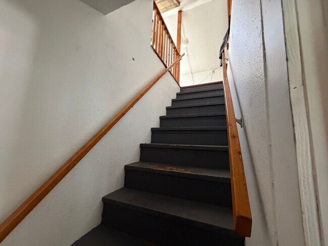 Building Photo - Charming 1,100 Sq Ft 2BR Home in South Park - Prime Seattle Location - Washer/Dryer in Unit!