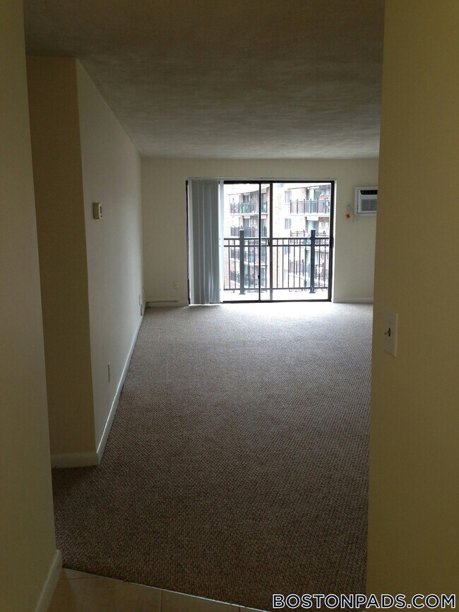 Building Photo - 245 Main St