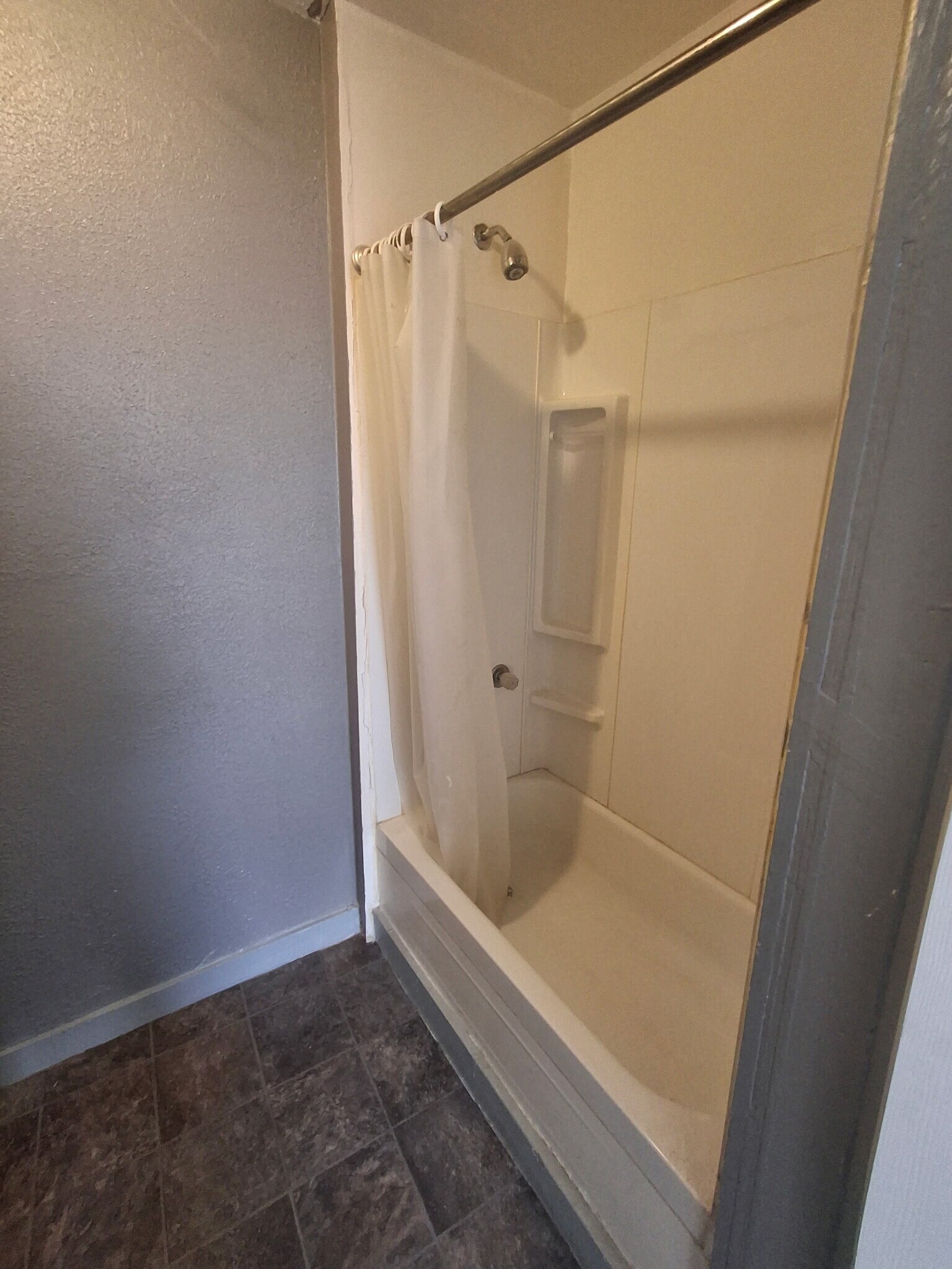 Building Photo - 1558 N Main St