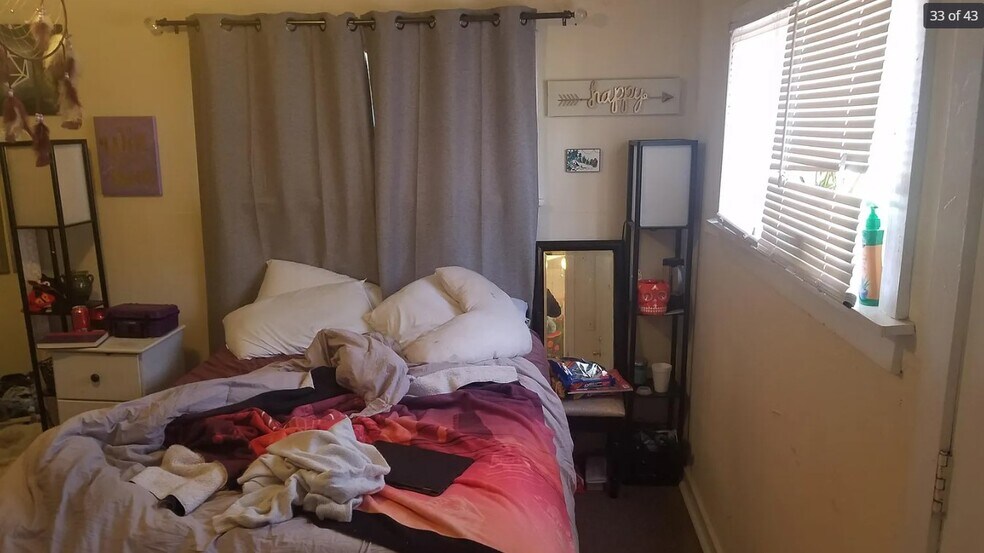 Building Photo - 341 Athens Ave