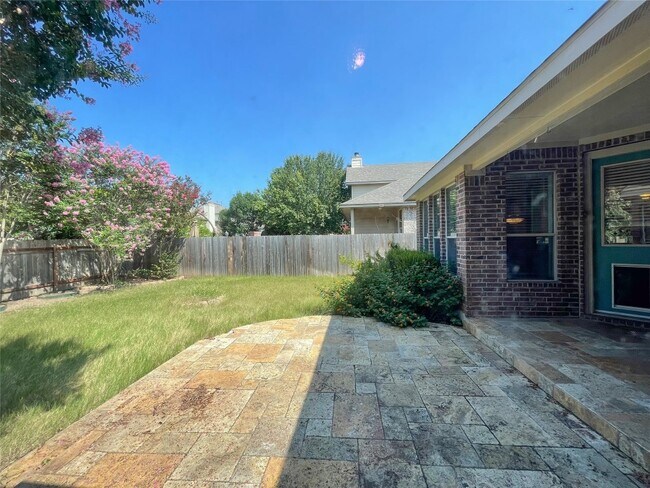 Building Photo - 2605 Tumbling River Dr