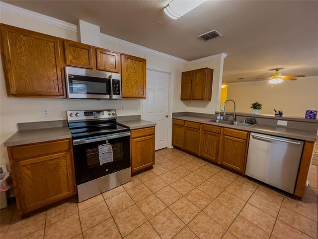 Building Photo - 2900 Bluffs Ct