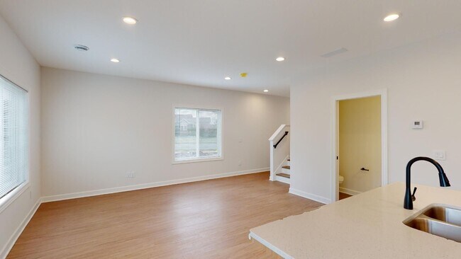 Building Photo - 3 Bedroom End Unit