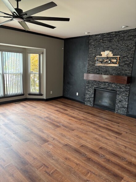 Building Photo - 1028 Pierpoint Ln
