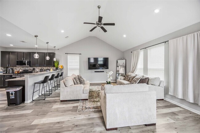 Building Photo - 14702 Meadow Acre Trl