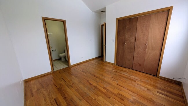 Building Photo - 1259 S Kolin Ave