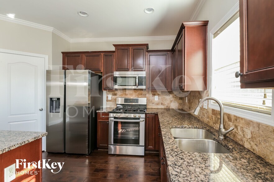 Building Photo - 2545 Mossy Rock Pl