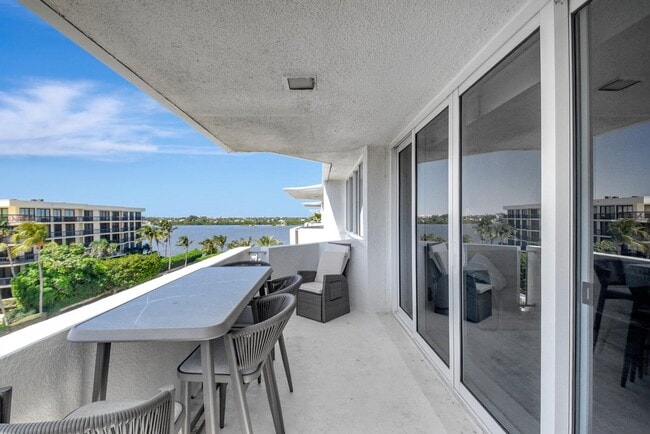 Building Photo - 2773 S Ocean Blvd