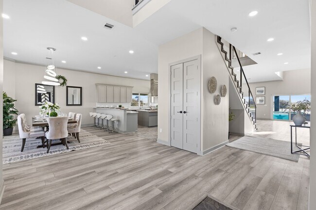 Building Photo - 703 Leaning Oak Trail