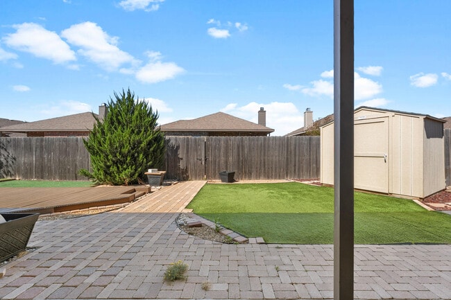 Building Photo - 13810 Avenue W